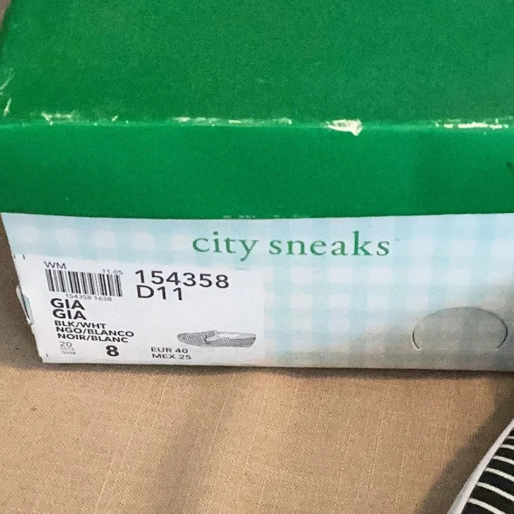Women's City Sneaks Slip-On Shoes - Picture 2 of 7